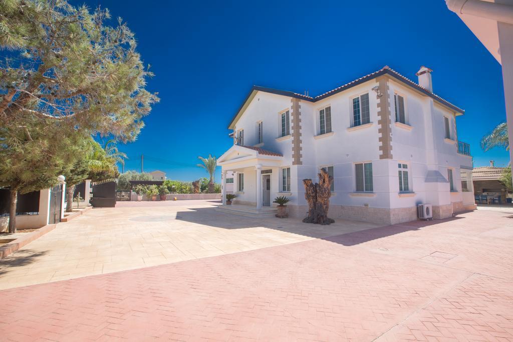 Papas Family Villa Paralimni Buitenkant foto