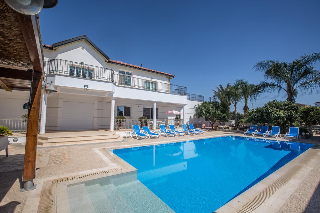 Papas Family Villa Paralimni Buitenkant foto